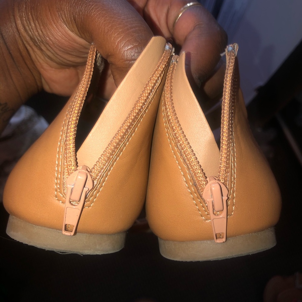 tan sandals - Picture 2 of 4